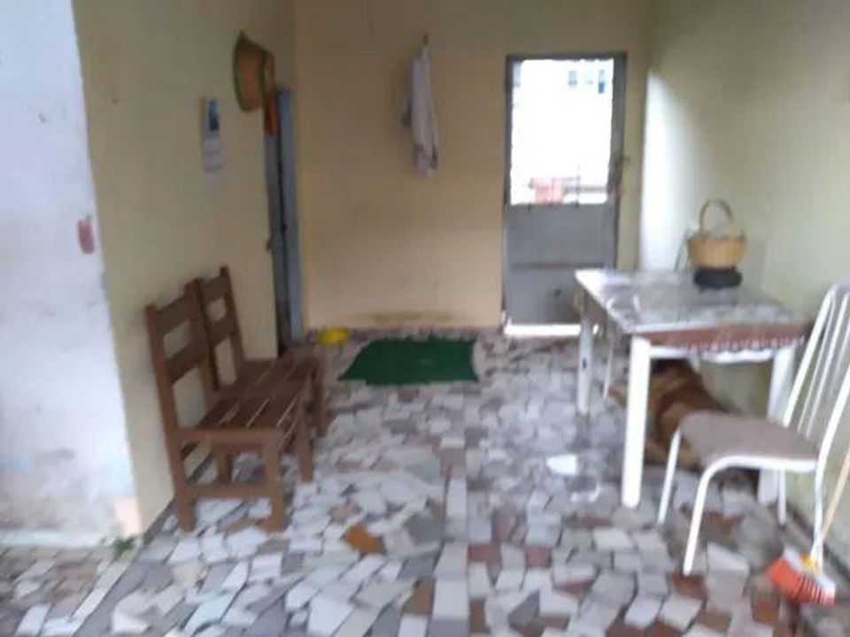 Casa à venda com 2 quartos, 300m² - Foto 1