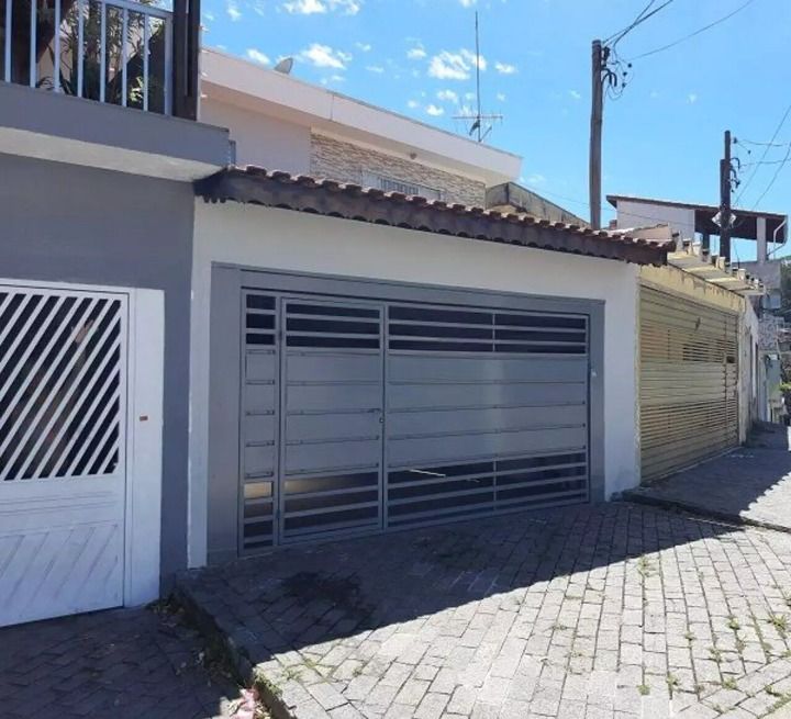 Sobrado à venda com 3 quartos, 240m² - Foto 1