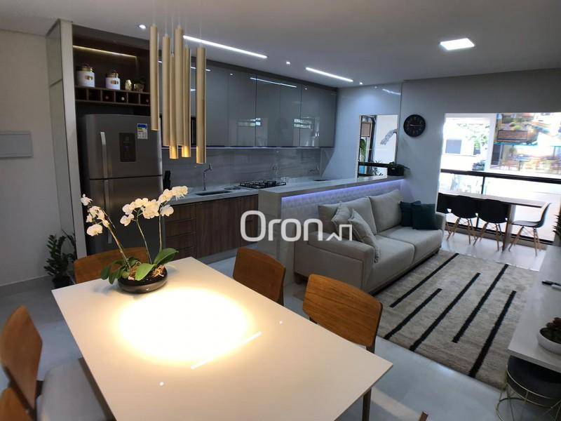 Apartamento à venda com 2 quartos, 70m² - Foto 2