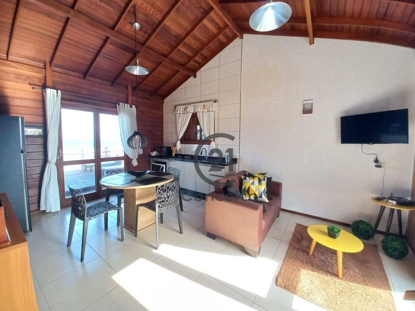 Casa à venda com 2 quartos, 90m² - Foto 2