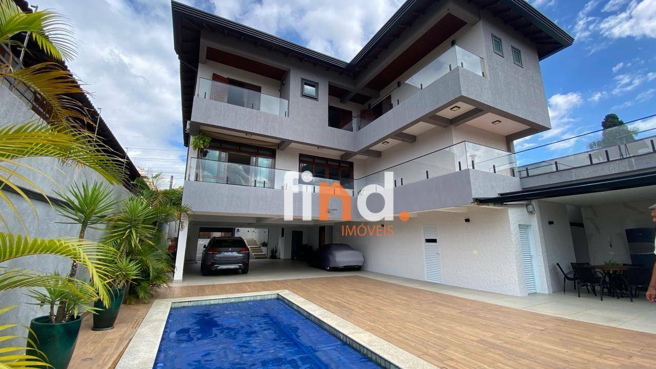 Casa à venda com 4 quartos, 540m² - Foto 1