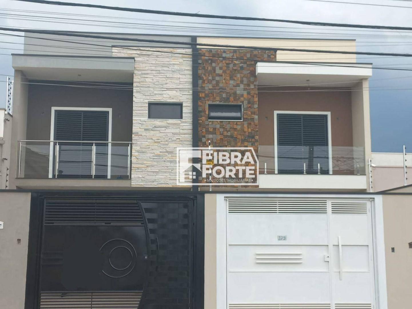 Casa à venda com 3 quartos, 145m² - Foto 1