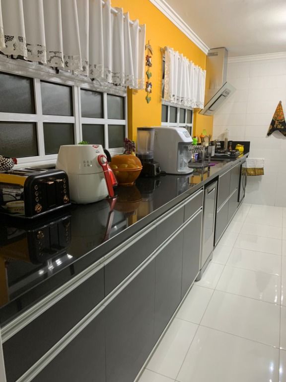 Casa de Condomínio à venda com 4 quartos, 230m² - Foto 13