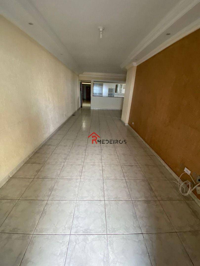 Apartamento à venda com 3 quartos, 119m² - Foto 3