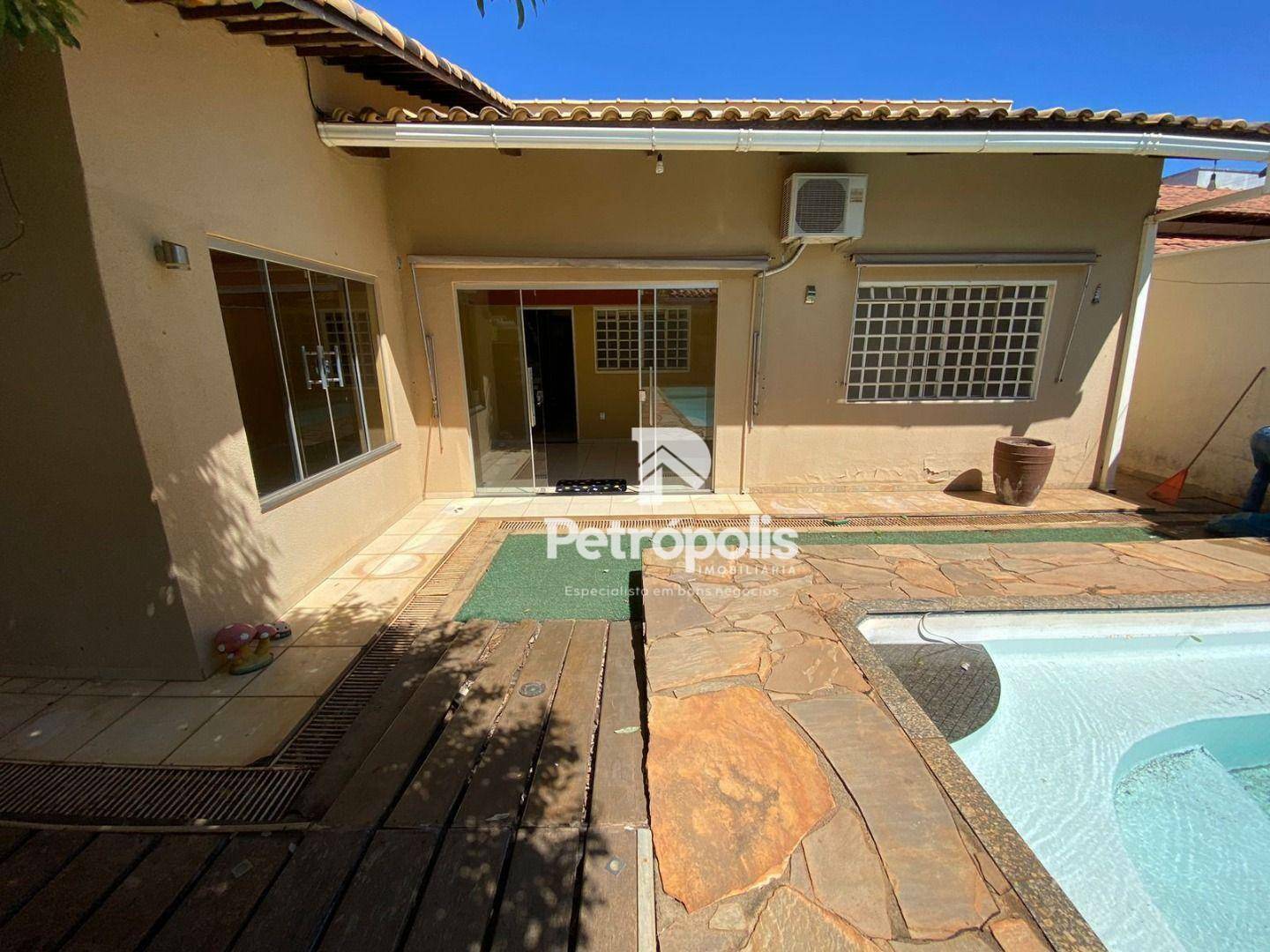 Casa à venda com 3 quartos, 190m² - Foto 2