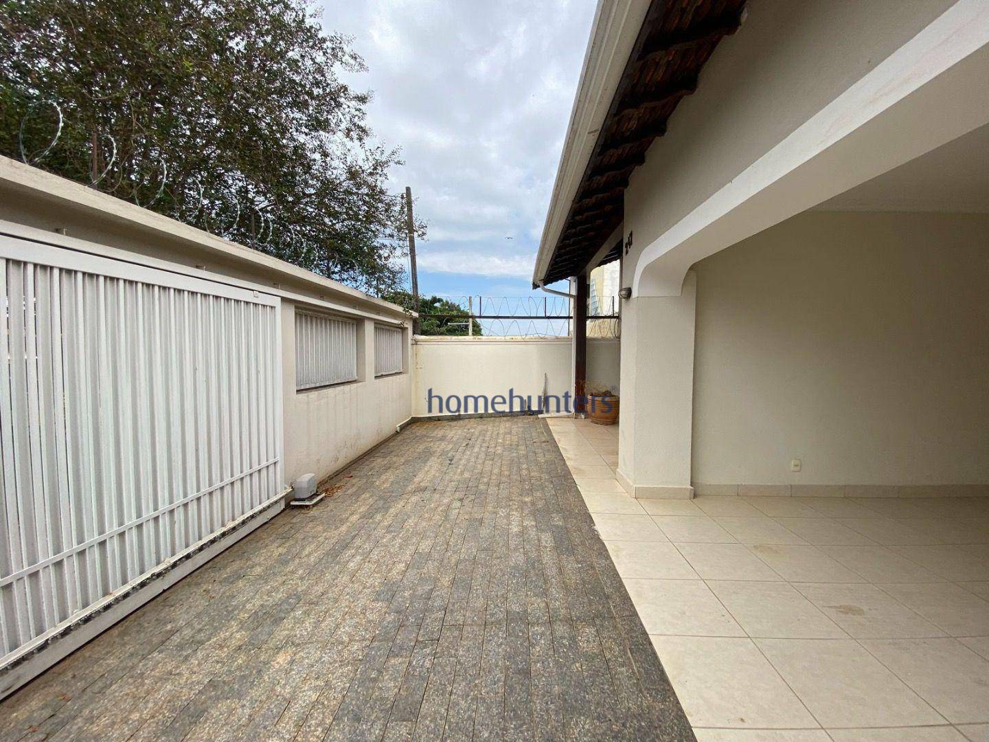 Casa à venda e aluguel com 3 quartos, 165m² - Foto 3