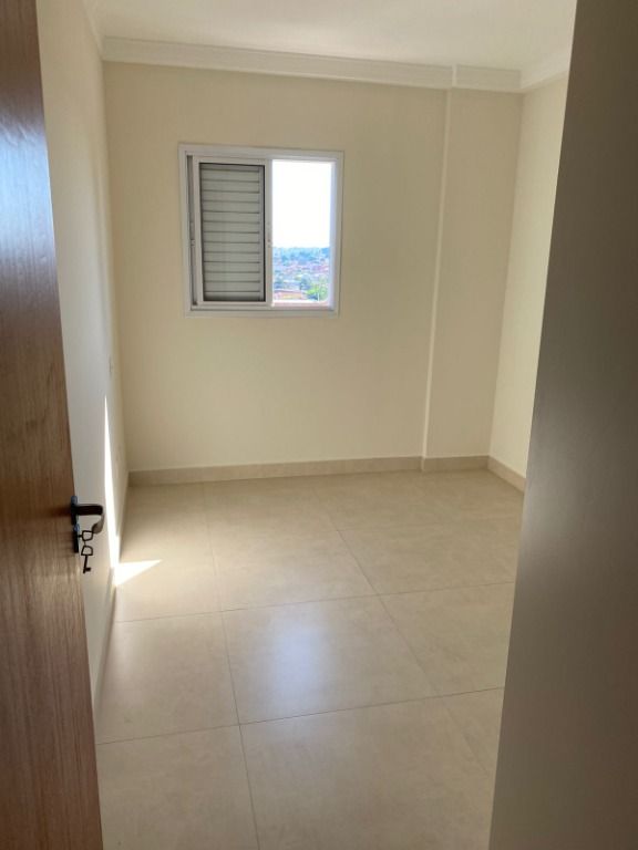 Apartamento à venda com 2 quartos, 70m² - Foto 7