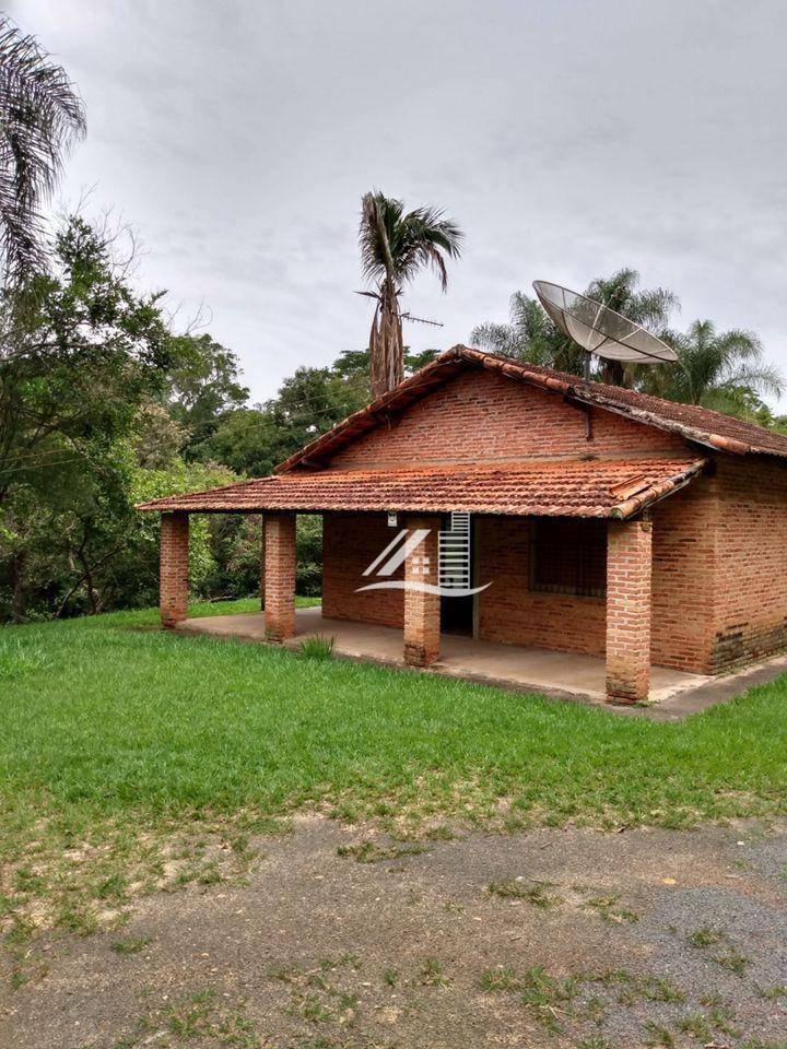 Chácara à venda com 2 quartos, 161m² - Foto 2