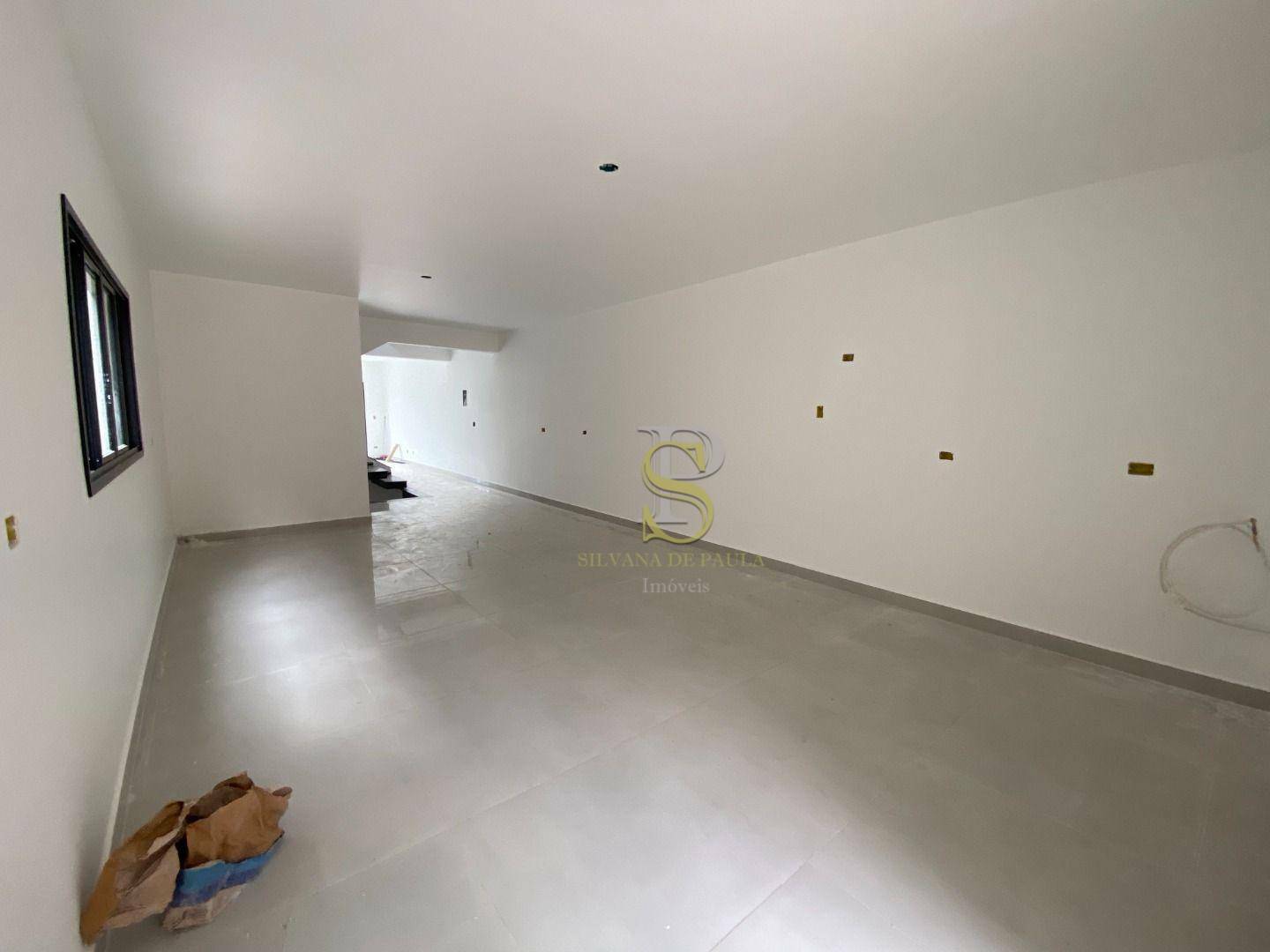 Casa à venda com 3 quartos, 170m² - Foto 4