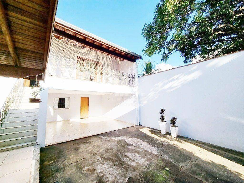 Casa à venda com 4 quartos, 210m² - Foto 5