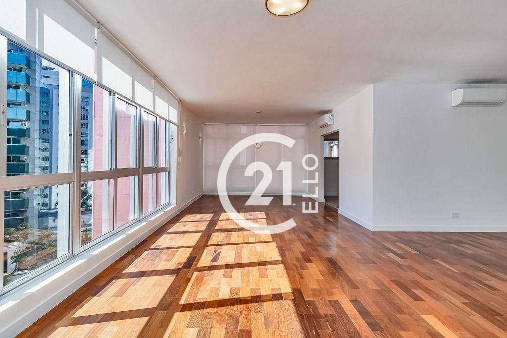 Apartamento à venda com 3 quartos, 267m² - Foto 2