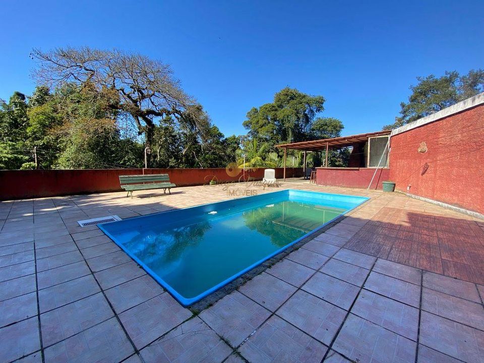 Casa à venda com 4 quartos, 200m² - Foto 2