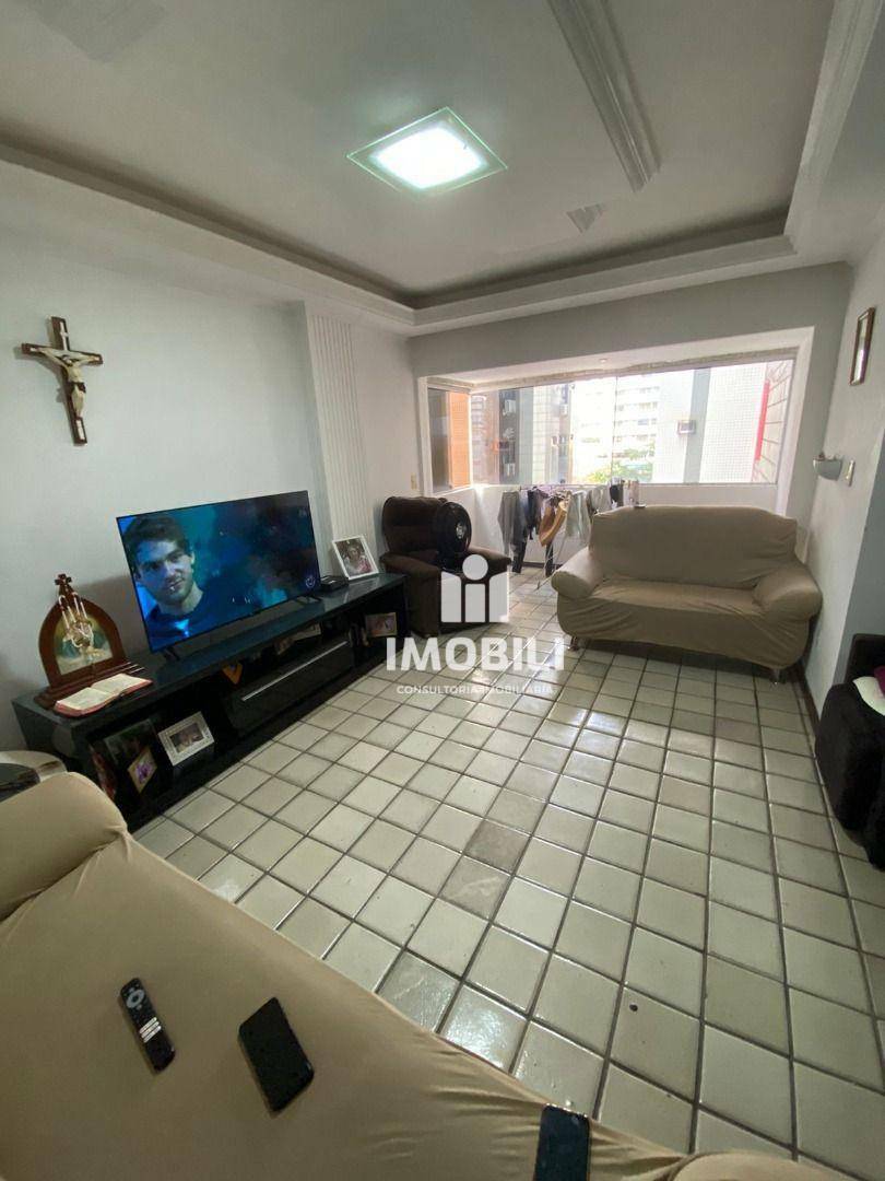 Apartamento à venda com 3 quartos, 10763m² - Foto 1