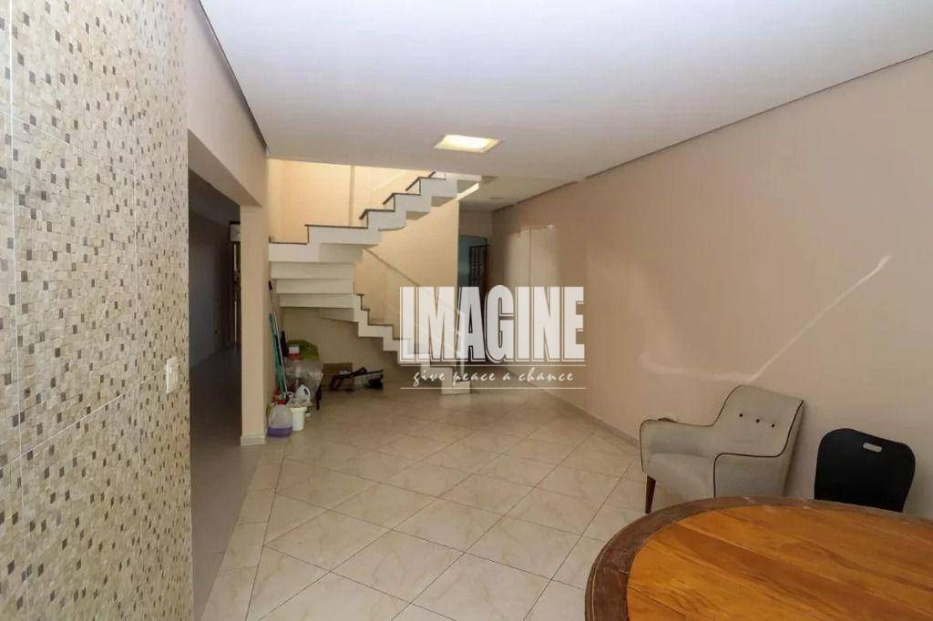 Sobrado à venda com 3 quartos, 350m² - Foto 2