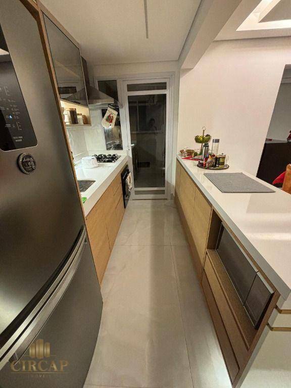 Apartamento à venda com 2 quartos, 105m² - Foto 2