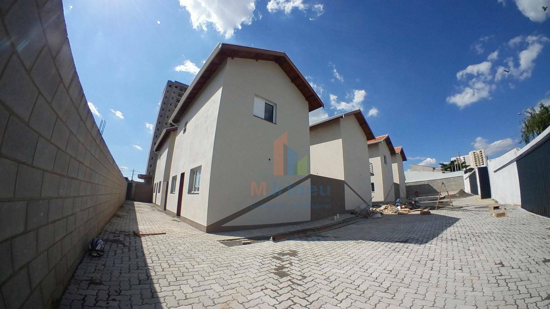 Casa à venda com 2 quartos, 70m² - Foto 14