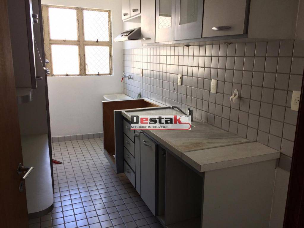 Apartamento à venda com 3 quartos, 65m² - Foto 2