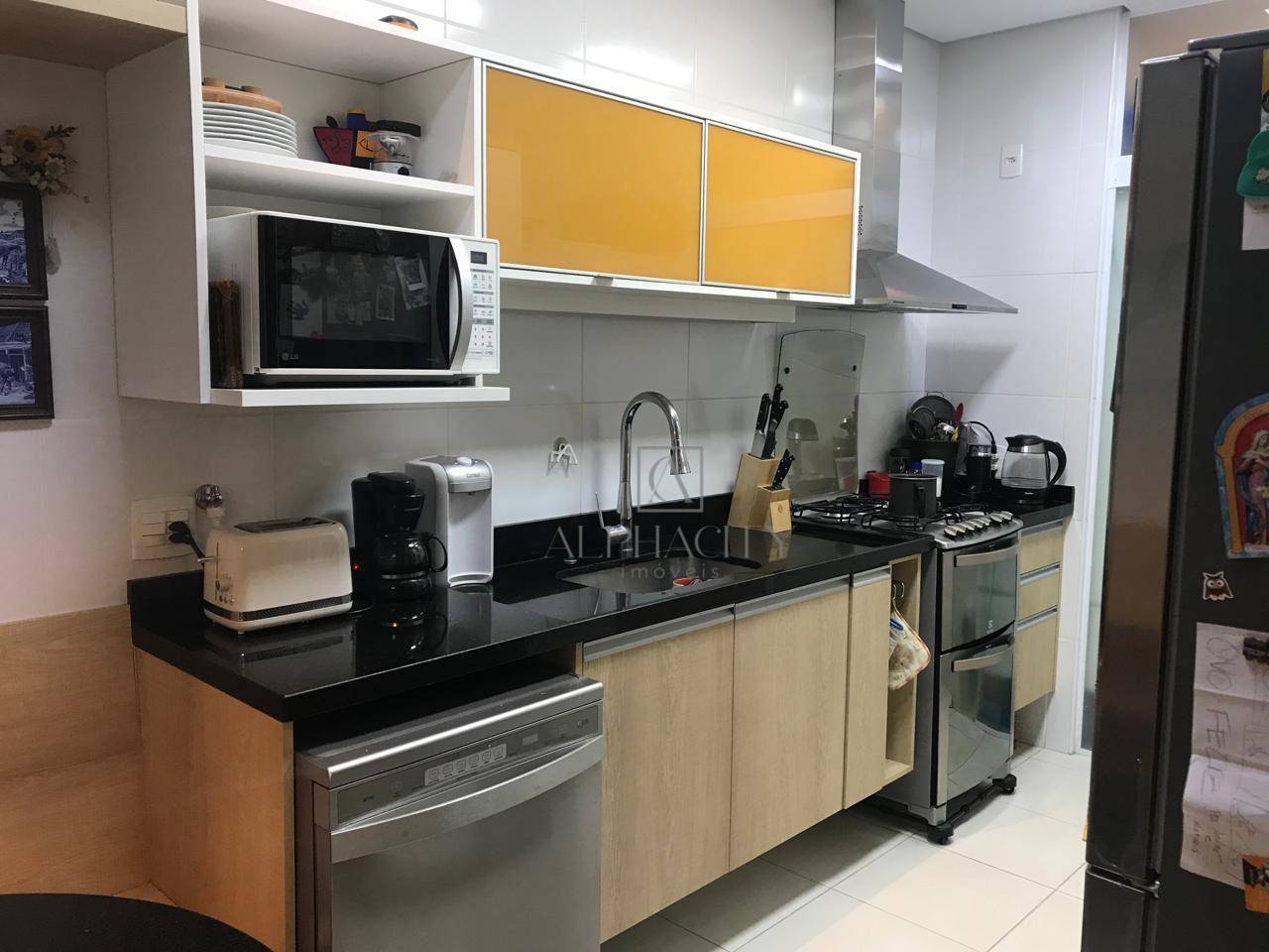 Apartamento para alugar com 3 quartos, 142m² - Foto 9