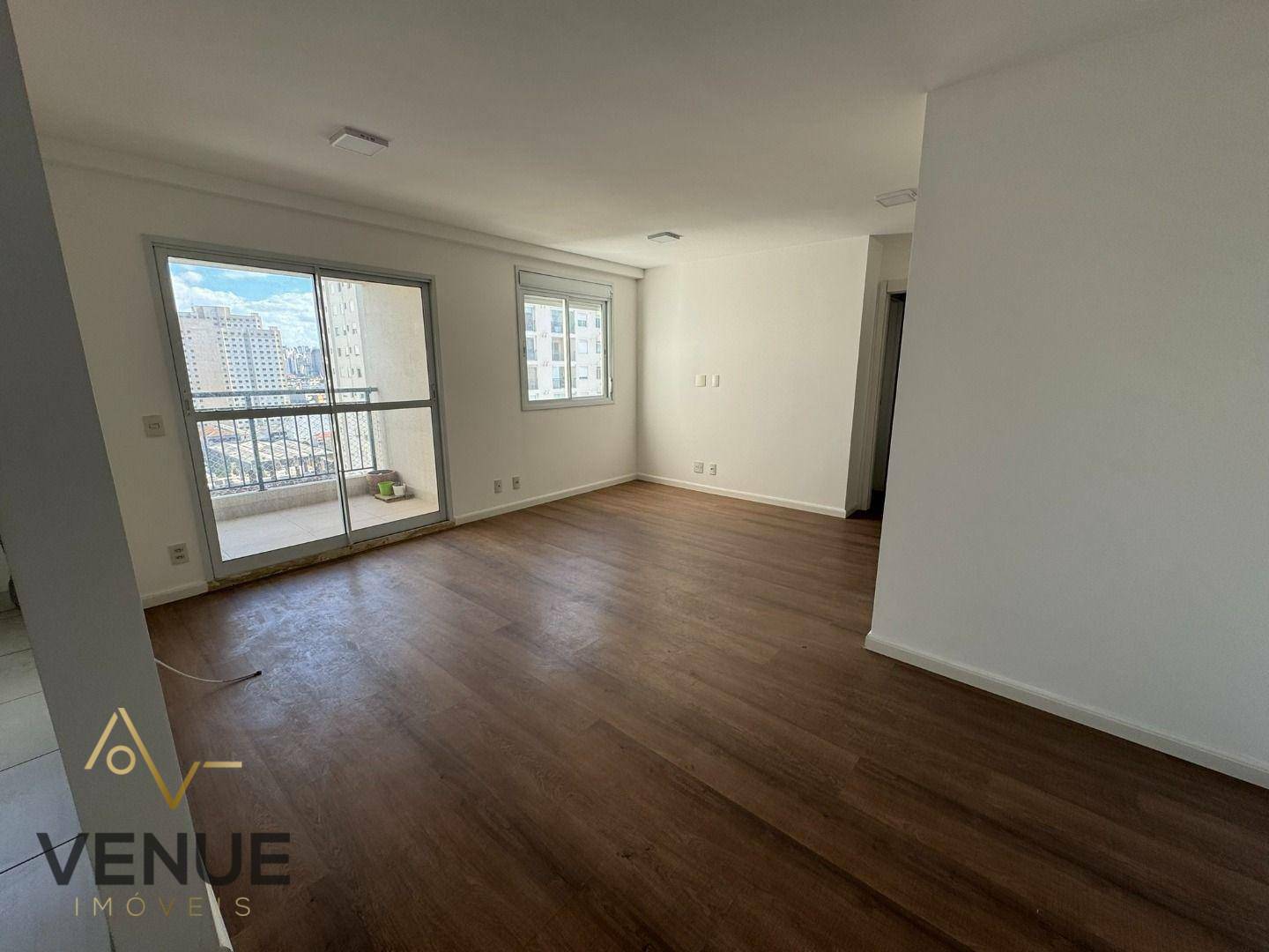 Apartamento à venda com 2 quartos, 68m² - Foto 1