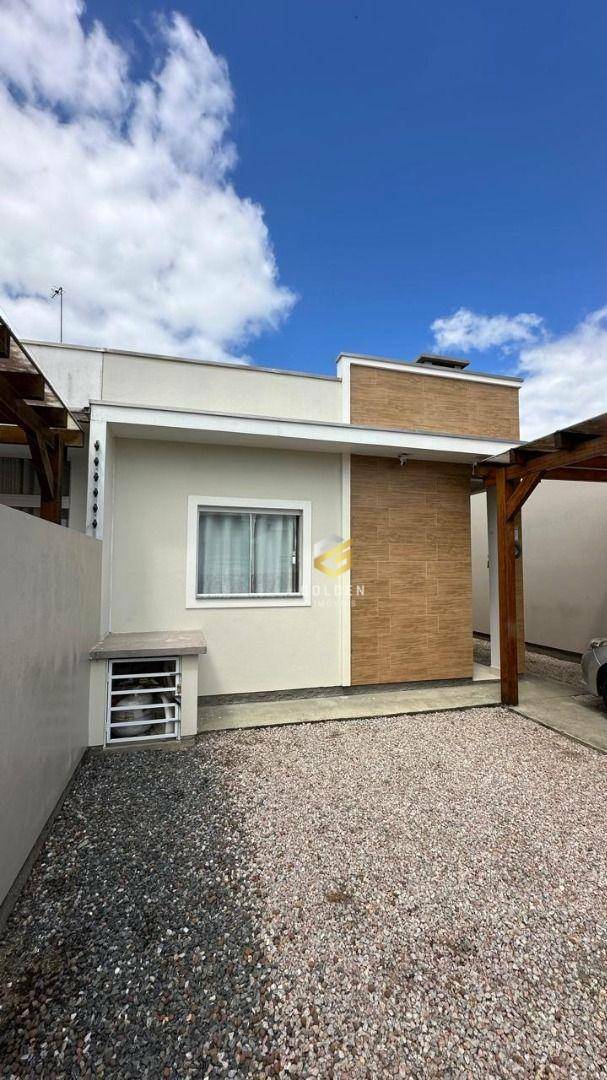 Casa à venda com 2 quartos, 58m² - Foto 1