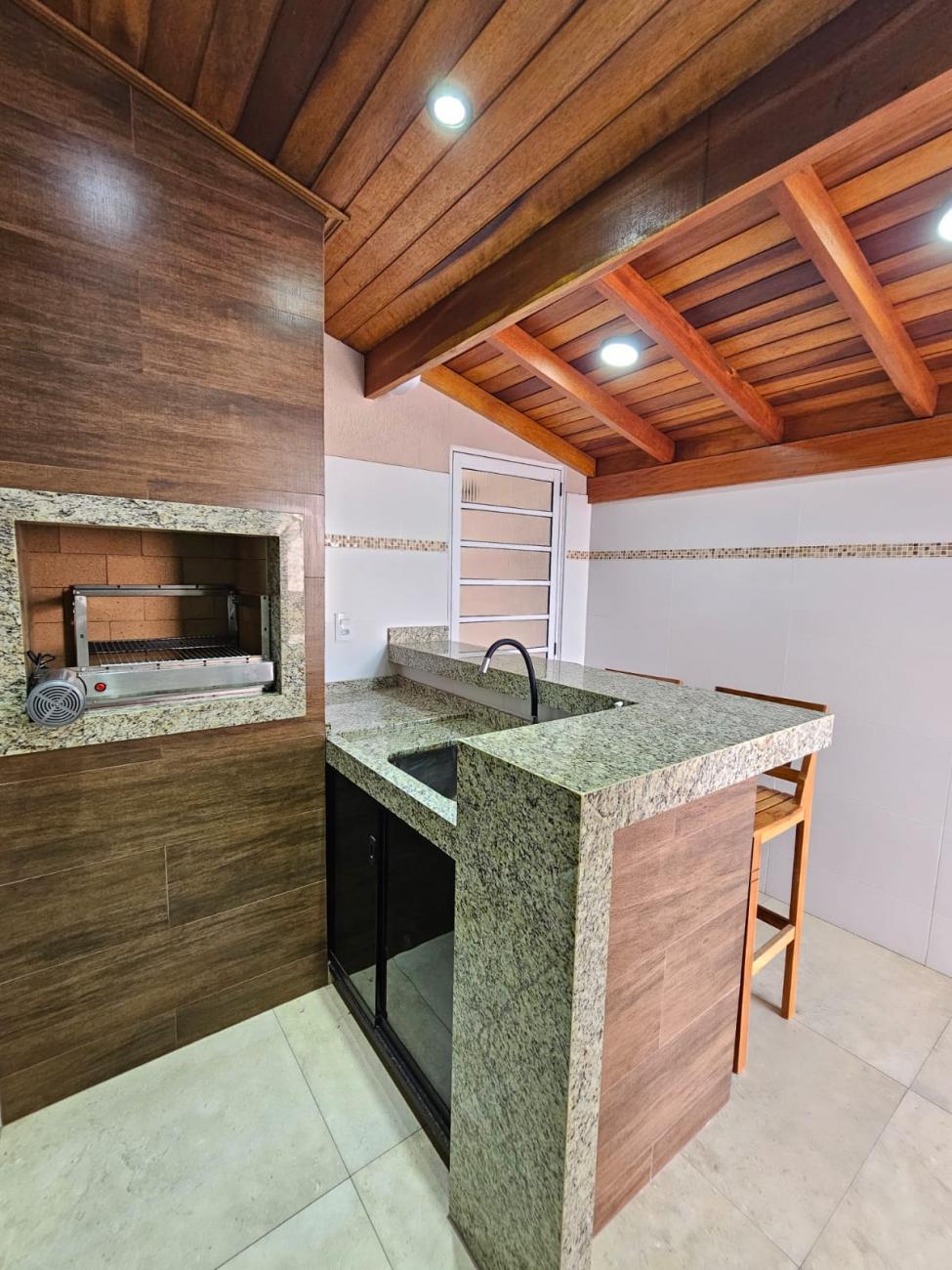 Casa à venda com 2 quartos, 130m² - Foto 9