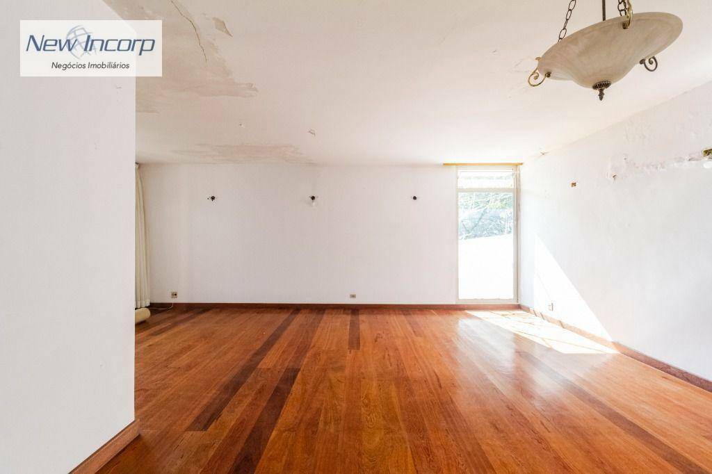 Casa à venda com 3 quartos, 307m² - Foto 4