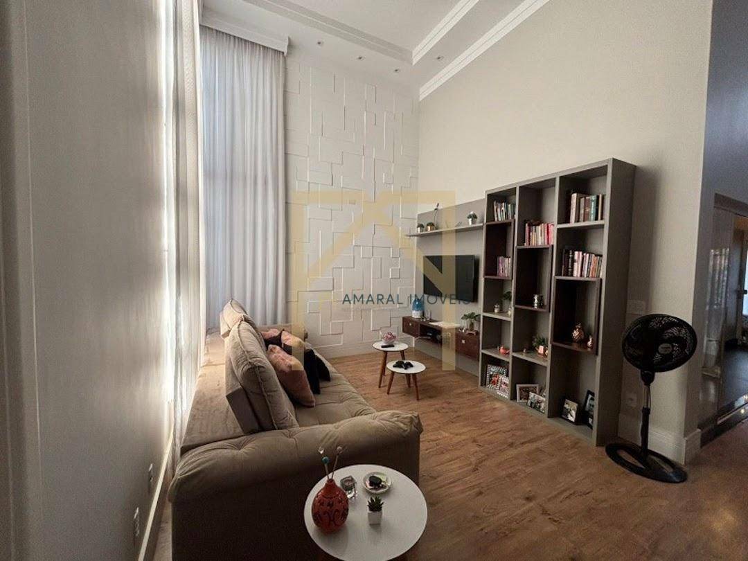 Casa à venda com 3 quartos, 208m² - Foto 5