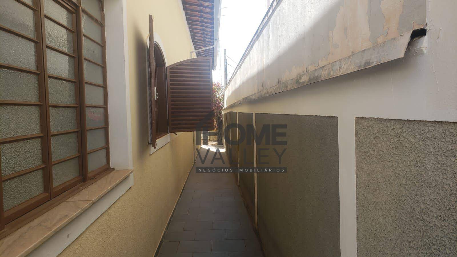 Casa à venda com 3 quartos, 208m² - Foto 9