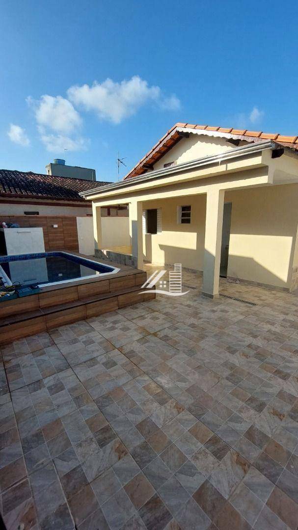 Casa à venda e aluguel com 3 quartos, 252m² - Foto 1