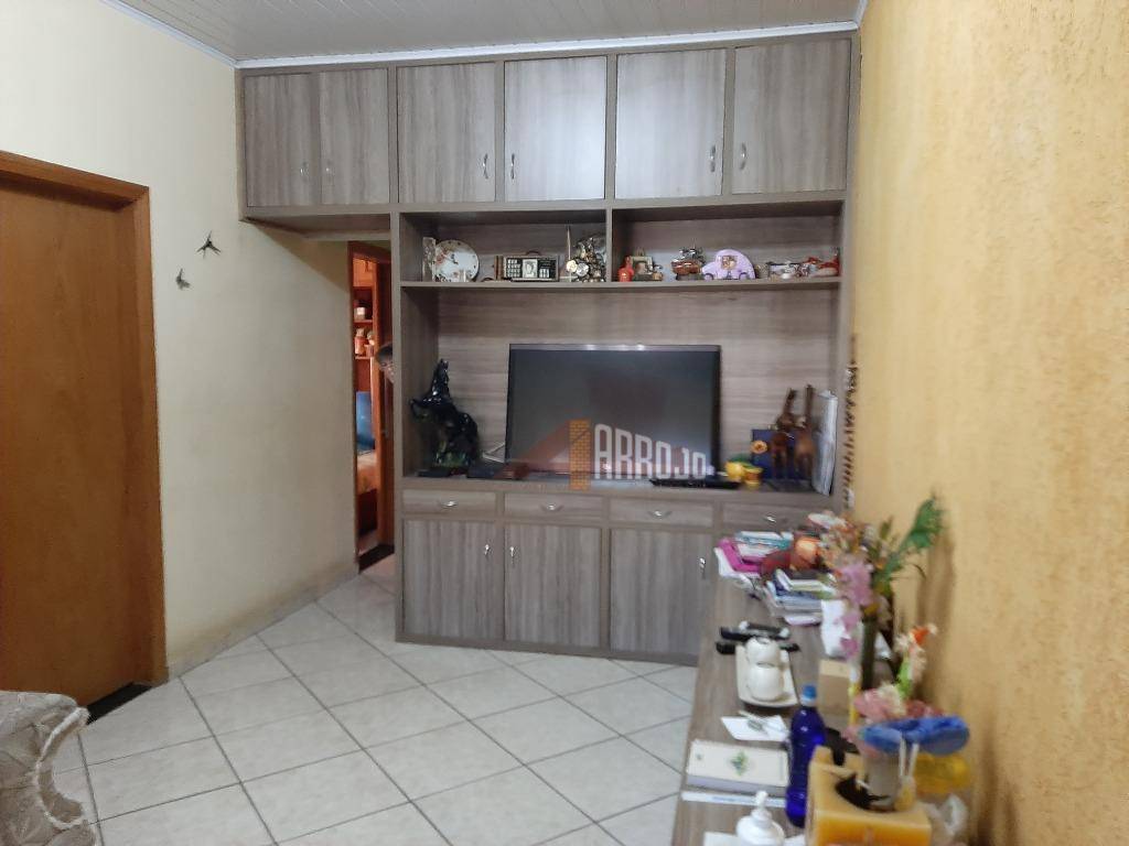 Casa à venda com 3 quartos, 267m² - Foto 2