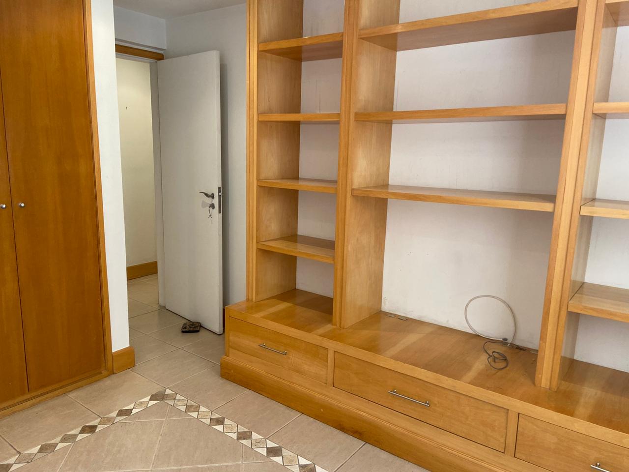 Apartamento à venda com 3 quartos, 188m² - Foto 3