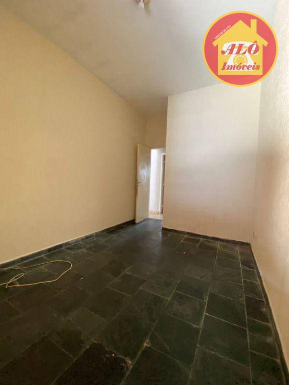 Casa para alugar com 2 quartos, 61m² - Foto 13