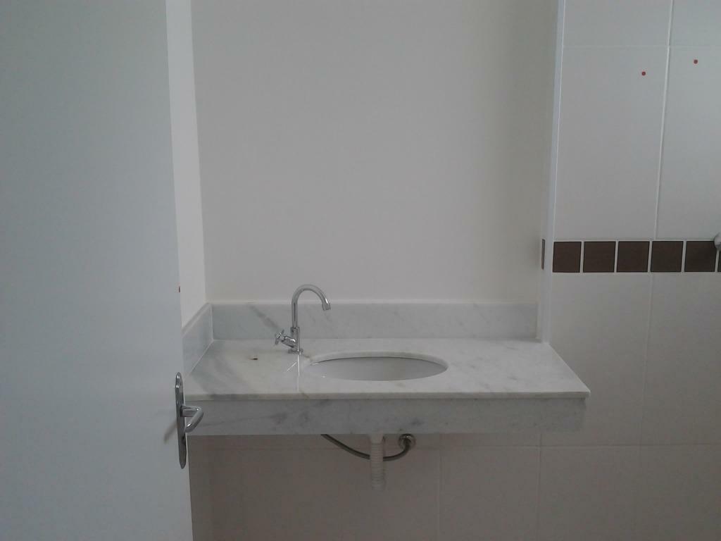 Apartamento à venda com 2 quartos, 63m² - Foto 2