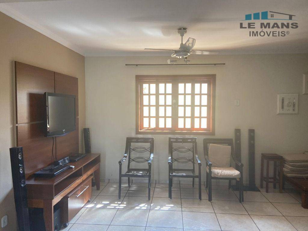 Casa à venda com 3 quartos, 250m² - Foto 9