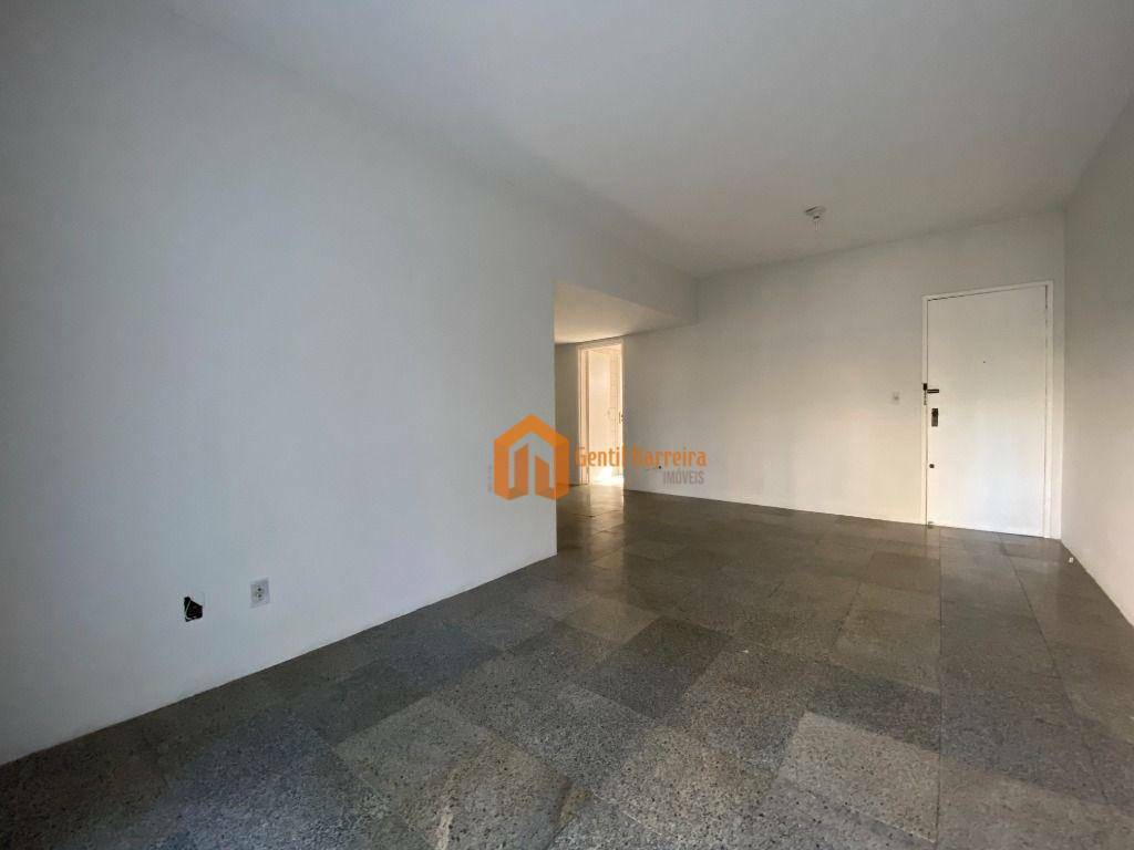 Apartamento à venda com 3 quartos, 110m² - Foto 4