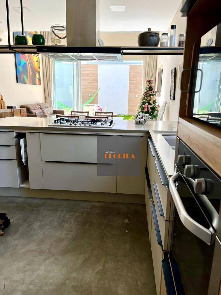 Casa à venda com 4 quartos, 163m² - Foto 7
