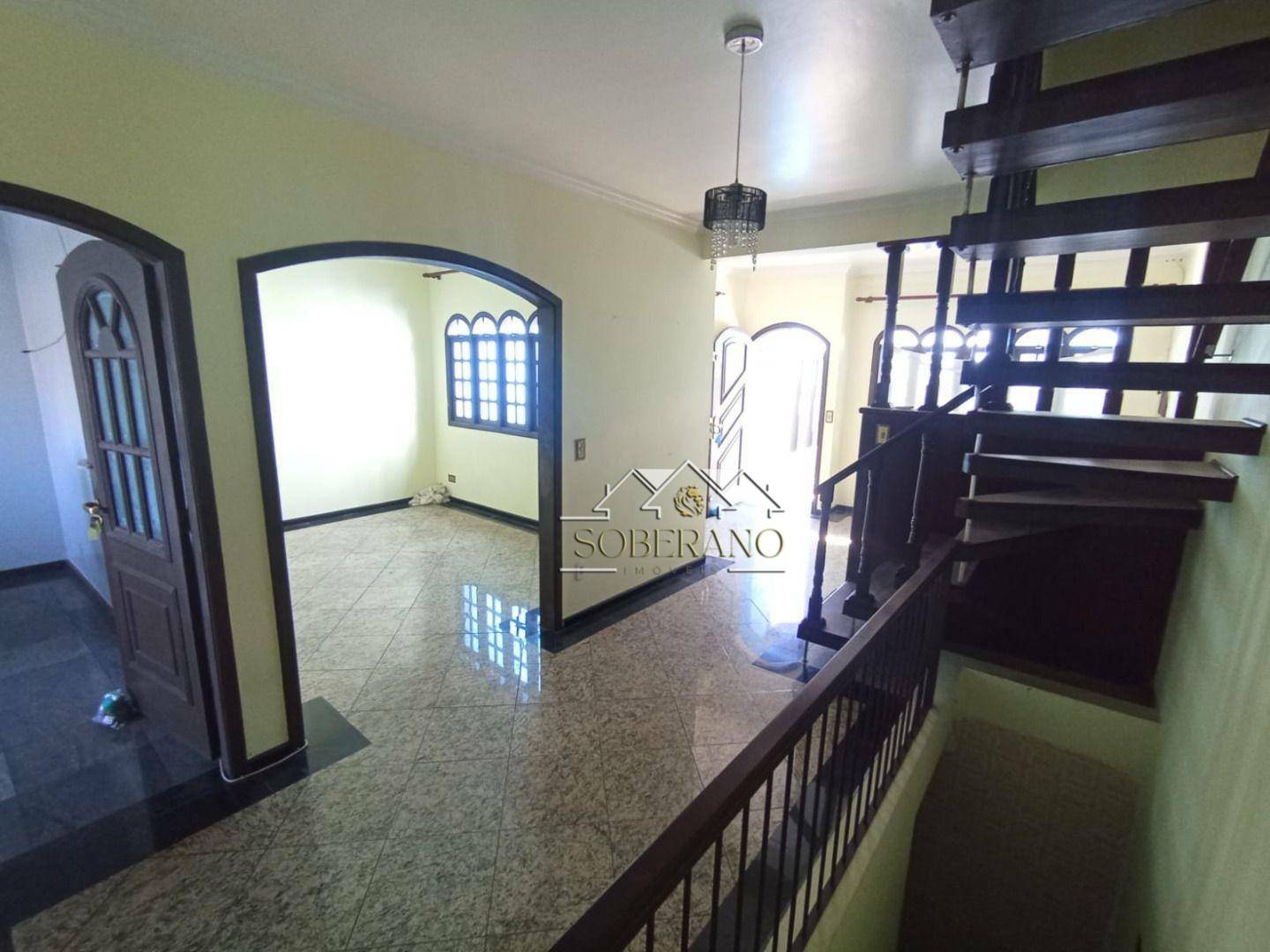 Sobrado à venda e aluguel com 3 quartos, 303m² - Foto 4