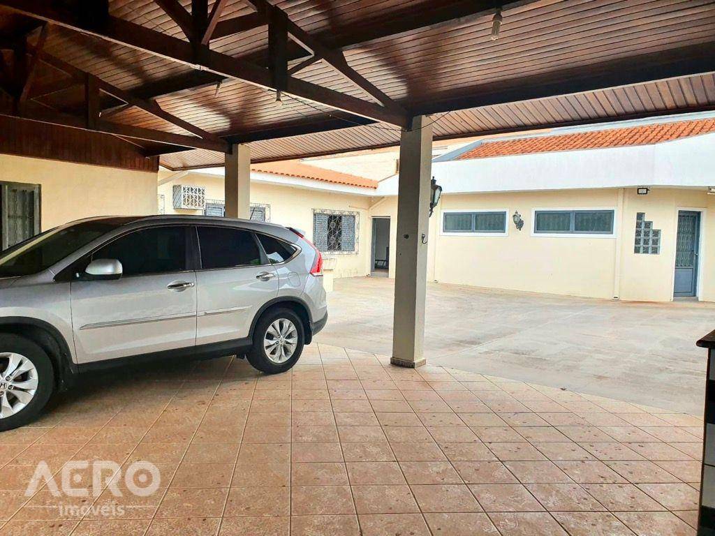 Casa à venda com 6 quartos, 218m² - Foto 6