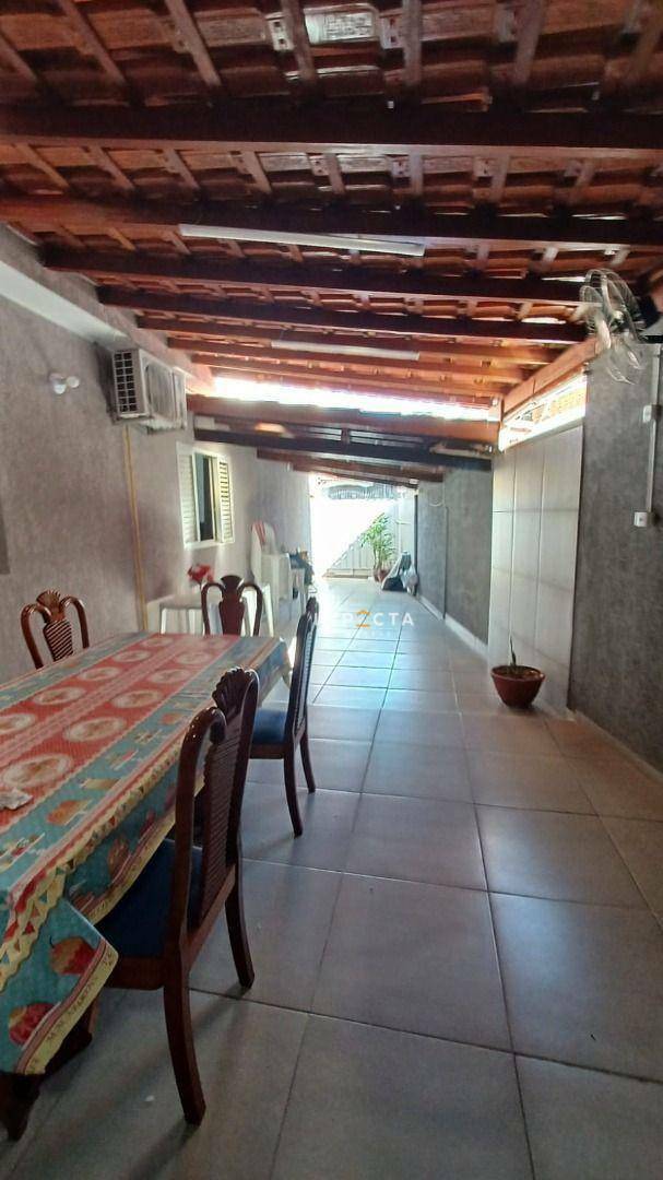 Casa à venda com 3 quartos, 168m² - Foto 12