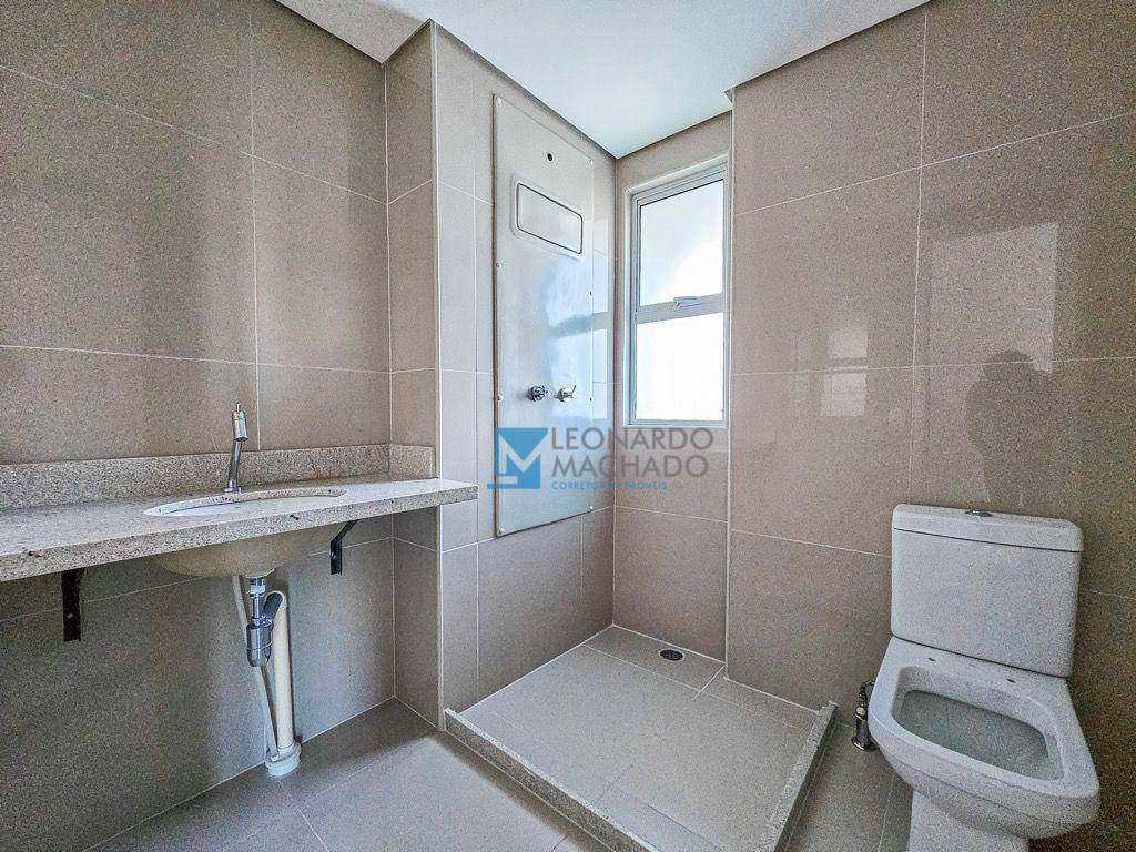 Apartamento à venda com 4 quartos, 165m² - Foto 4