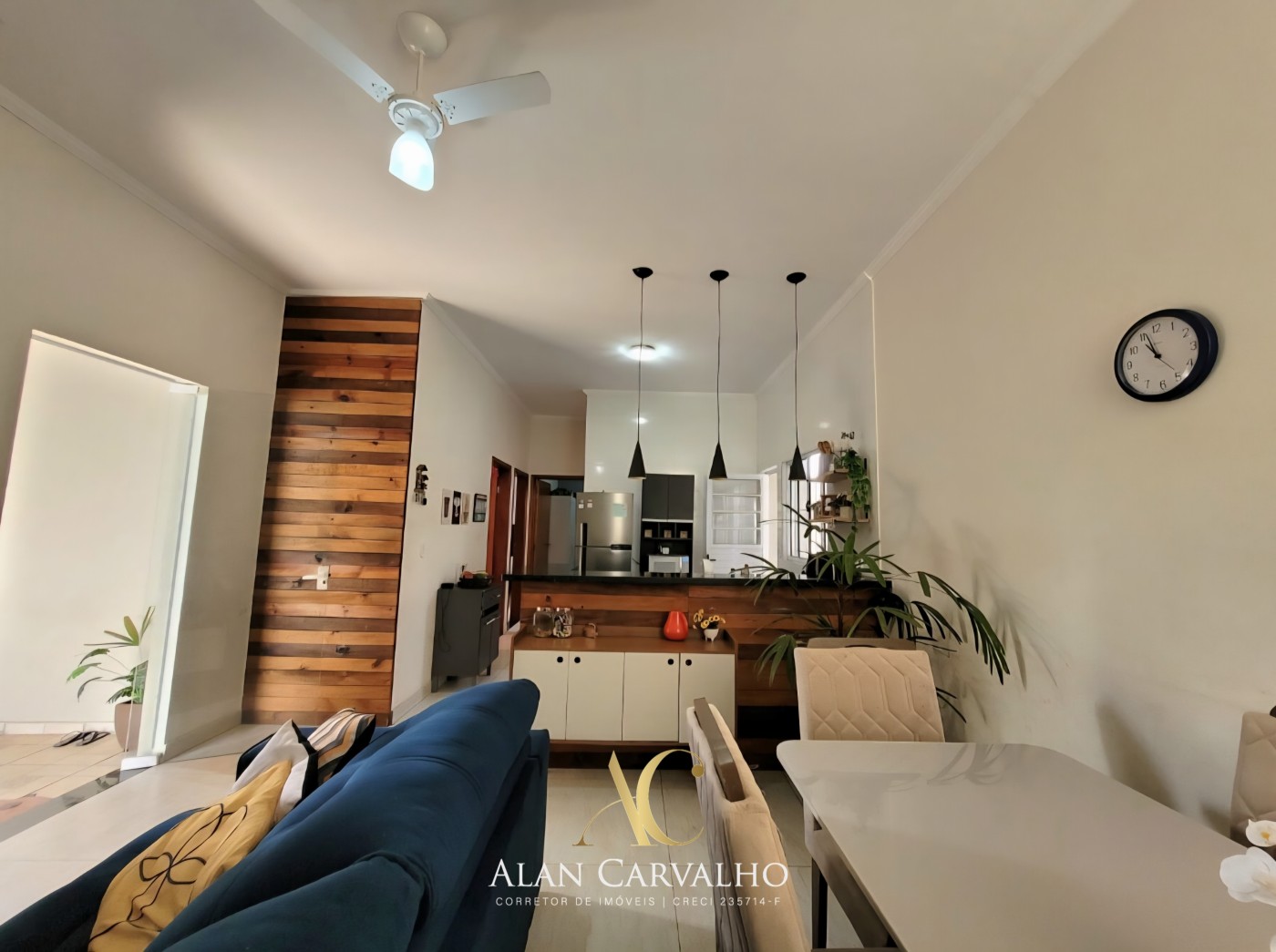 Casa à venda com 3 quartos, 200m² - Foto 2