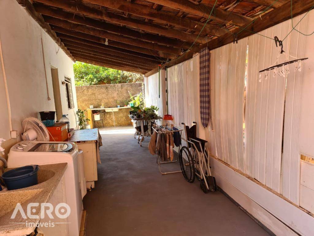 Casa à venda com 2 quartos, 165m² - Foto 16