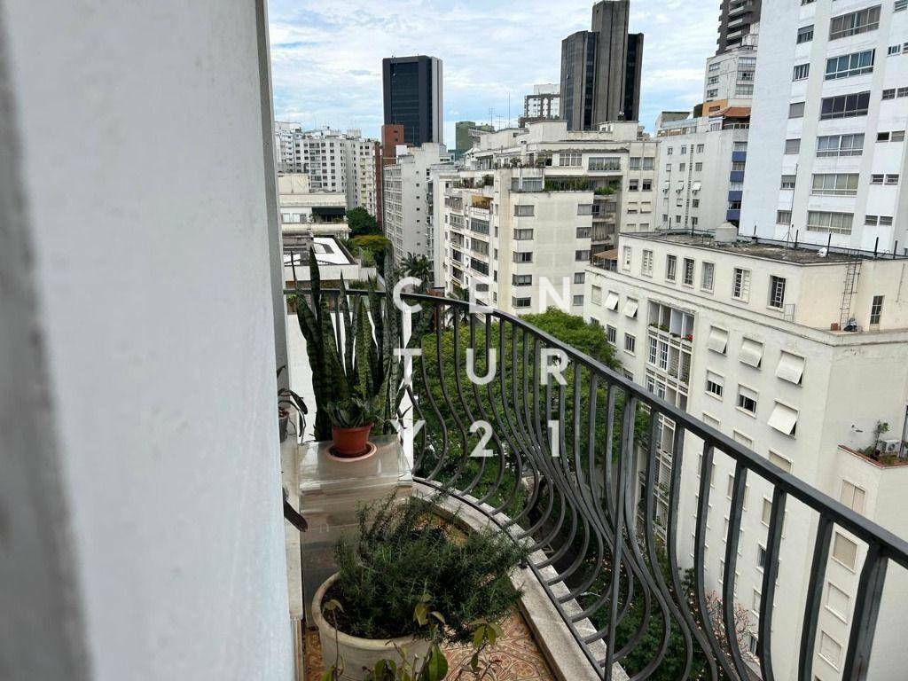 Apartamento à venda com 4 quartos, 200m² - Foto 1