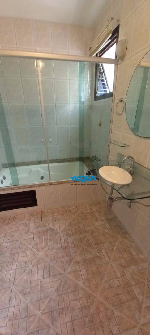 Apartamento à venda com 3 quartos, 240m² - Foto 9