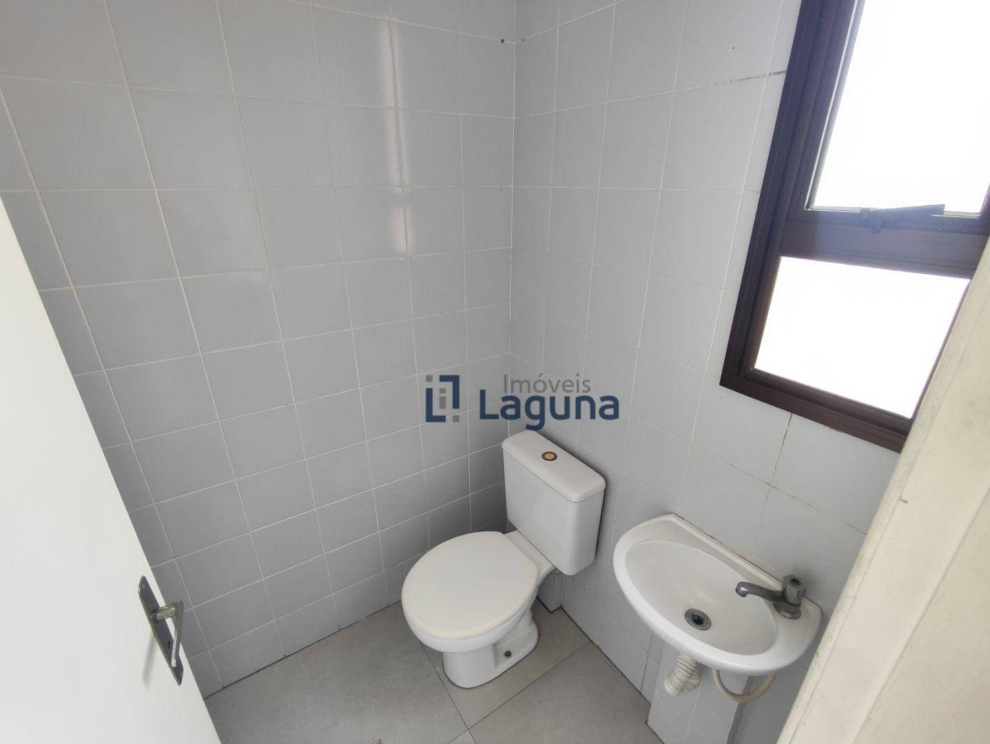 Apartamento para alugar com 3 quartos, 101m² - Foto 13