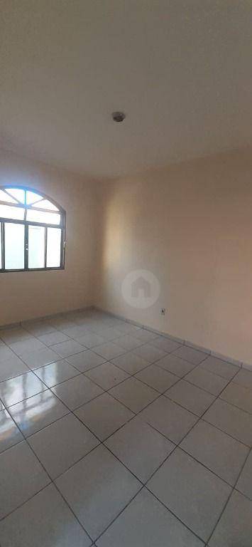 Casa para alugar com 3 quartos, 100m² - Foto 12