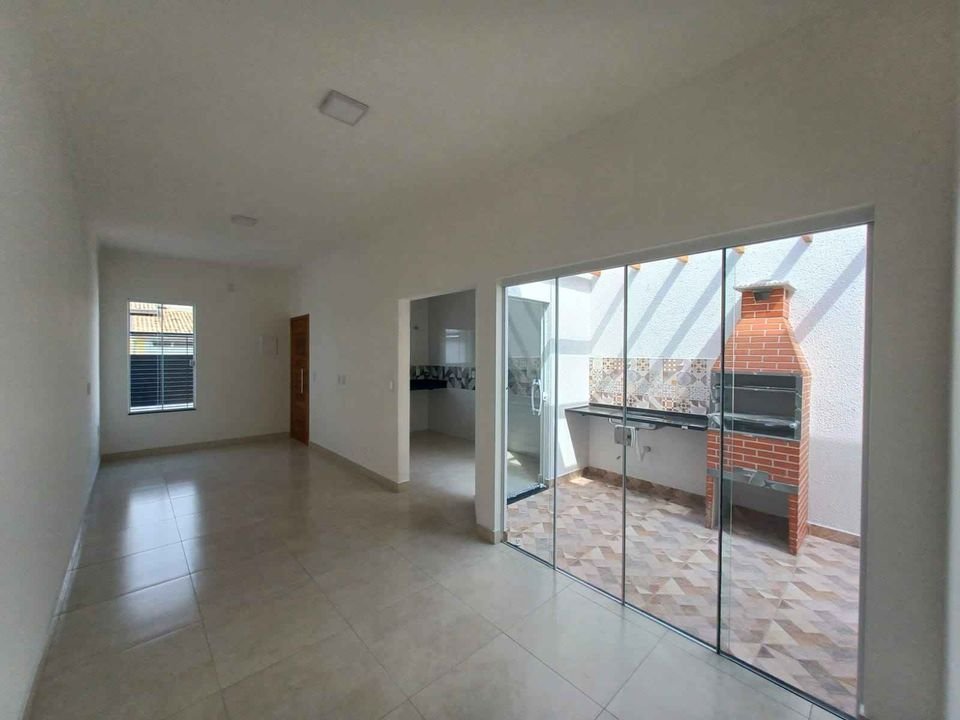 Casa à venda com 2 quartos, 138m² - Foto 2