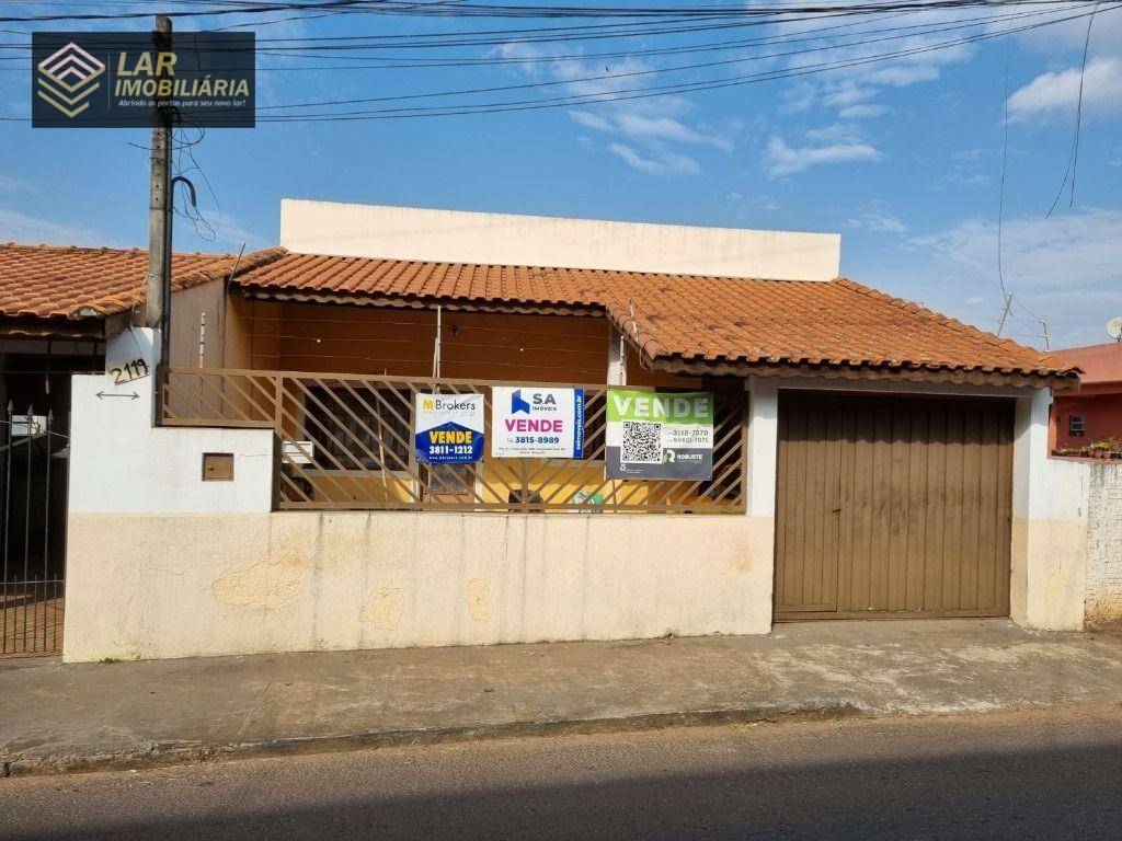 Casa à venda com 2 quartos, 190m² - Foto 2