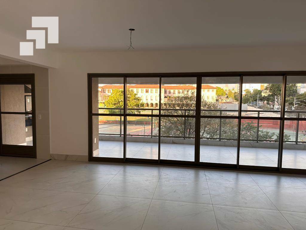 Apartamento à venda com 4 quartos, 156m² - Foto 2