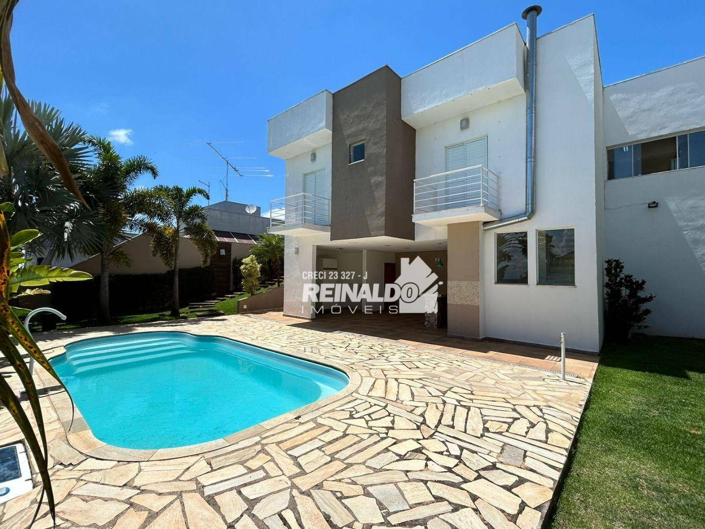 Casa de Condomínio à venda e aluguel com 3 quartos, 240m² - Foto 1